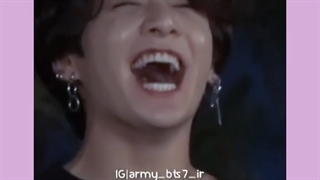 خوشحالی کوک بخاطر کادویی که تهیونگ بهش داده:)♡