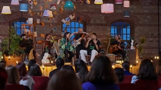 آهنگ ترکی زینب باستیک و سفو توز دومان Toz Duman (Akustik) - Zeynep Bastık