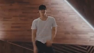 کاور دنس اهنگ WANNABE از itzy توسط مونبین