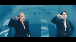 بخشی از موزیک ویدیو آهنگ وایب(vibe)از جیمین(jimin)عضو BTSو ته یانگ(te_yang).(استوری اینستاگرام جیمینا)