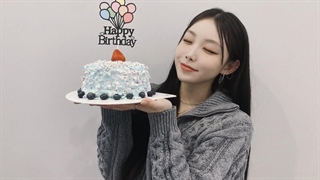 اهنگ Around The World از سوهیون