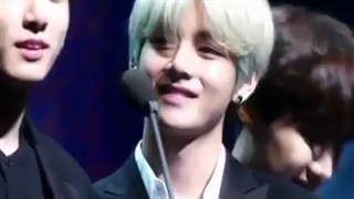 نگاه های تهیونگ به جونگکوک(آپلود مجدد)