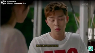 به نظرم سم ترین و خنده دارترین سکانس سریال مبارزه برای راهم همین تیکه است...فقط قیافه اون اقاهه که باهاشون سر میز نشسته