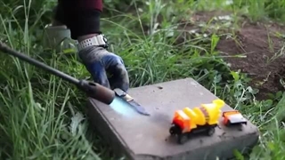با چاقو خیلی داغ وسایل مختلف ذوب کردم