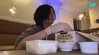 لایو جونگکوک درویورس با زیرنویس فارسی"Kekeke Mukbang"