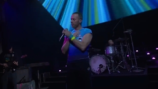 اجرای آهنگ the astronaut از Coldplay