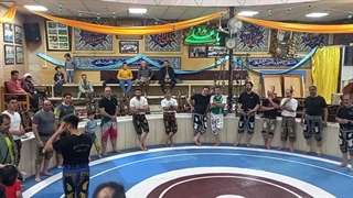 چرخ تیز سید عبدالحسین حسینی نسب در زورخانه حیدریه امیرالمؤمنین علیه السلام کرمانشاه