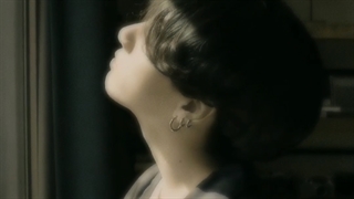 تورا که میبینم هر لحظه به این فکر میکنم که.... چقدر لبخندت زیباست  و چقدر تک تک اعضای صورتت بوسیدنی است :)