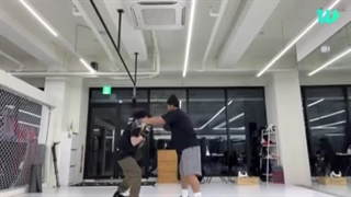 لایو جونگکوک درویورس با زیرنویس فارسی_I'm exhausted_-240p