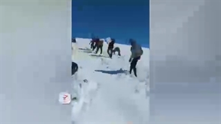 تونل وحشت برفی در روستای گلزرد شازند