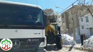 تلاش اکیپ برف روبی