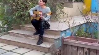 گیتاریست علیها