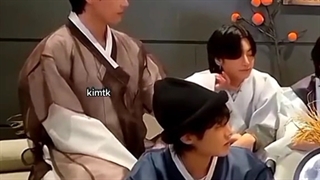 وقت هایی که تهکوک به هم علامت لاو ساین نشون میدن