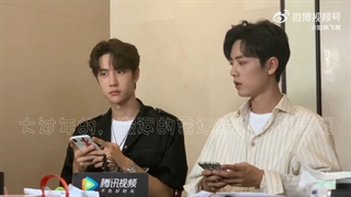 اینجا ییبو میگه کیبورد گوشی اش خوب نیست