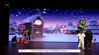 لیسا قبل و بعد از اجرای مانی ورژن کریسمس