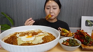 Jjapaghetti real sound asmr eating