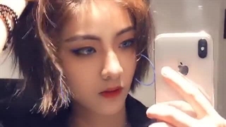 خواهر وی شبیه خودشه نه؟