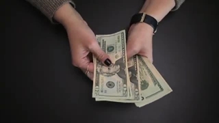 در ۱۴۰۲ دلار بخریم یا نخریم؟؟؟