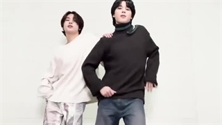 آپدیت تیک‌تاک با چالش Like Crazy از جیمین به همراه نیکی انهایپن