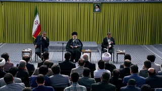 نظر رهبر درباره قدرت رسانه شعر