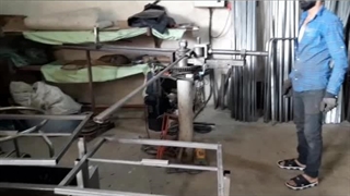 مرحله جوشکاری و خمکاری تولید تخت بیمارستانی مدکالا