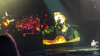 اجرای آهنگ های Seesaw-SDL-People-People Pt.2 از شوگا در اولین روز کنسرت آمریکا