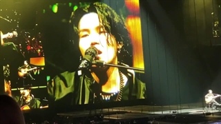 اجرای آهنگ های Seesaw / SDL / People / People Pt.2 در اولین روز کنسرت آمریکا