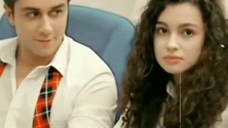 میزنه باد توی موهات