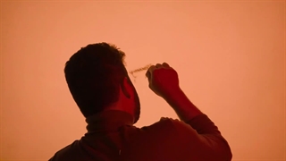 فرزند ایران | نقاشی شنی پرتره‌، به یاد دومین شهید حادثه تروریستی حرم مطهر رضوی، طلبه شهید محمدصادق دارایی