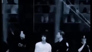 (می خوام براتون از آرمی ایرانی بودن بگم)سلام من یک آرمی ایرانیم ومی خوام درباره این صحبت کنم که چه جوری از پسرا حمایت می کنیم...