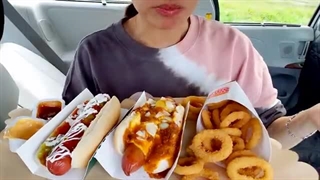 ASMR EATING BURGER KING ONION RINGS CHILI CHEESE HOTDOGS CAR MUKBANG REAL SOUNDS TWILIGHT NO TALKING