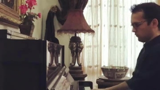 اجرای آهنگ غریبانه با پیانو