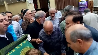 مسجد ولیعصر(عج) شهرک شهید محلاتی در دهه کرامت ۱۴۰۲ با پرچم متبرک امام رضا(ع) زیر سایه خورشید