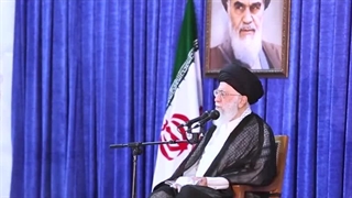 رهبر معظم انقلاب : جای شهید و جلاد عوض نشود - دهه 60 دهه مظلوم است