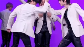 ریلی دنس اهنگ Bite me از انهایپن