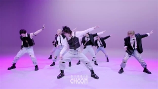 اجرای استری کیدز آهنگ S_Class در Studio Choom♡♡