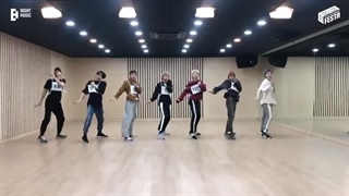 دنس پرکتیس Boy with Luv بی تی اس برای فستا 2023