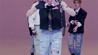 Relay Danceآهنگ S-Class از Straykids