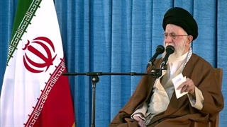 رهبر معظم انقلاب: تلاش دشمن برای خاموش کردن نور امید در بین جوانان