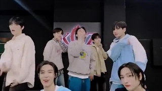 چالش آهنگ one and only با کیونگسوی فوق کیوت ^^