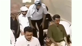 منو دوستام تو نمازخونه ی مدرسه"-"