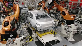 خط تولید رباتیک مرسدس بنز