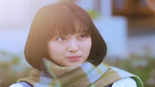 این دختره شبیه مومو توایس نیست؟!