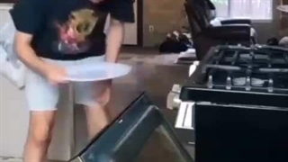 فکر کنم کل دنیا اینطوریه! :)))