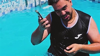 با کاندوم گوشیتو ضدآب کن!