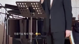 و بله مثل اینکه امروز عروسی داداش یونگی بوده...یونگی به داداش و عروسش تاج گل هدیه داد..