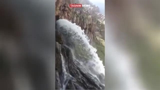 فوران چشمه آب از دل کوه های اورامان