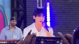 ویدئوهای منتشر شده از جونگکوک در حال اجرای آهنگ Euphoria در ساندچک کنسرت تابستانی GMA