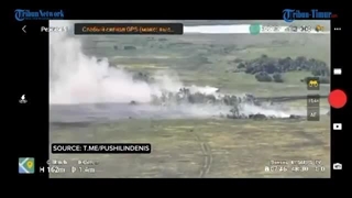 ۱۴۰۲۰۵۰۸: جنگ روسیه-ناتو: یک تانک روس و ستون زرهی اوکراینی