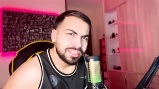 مینی چت  بهم میخوره چند سالم باشه